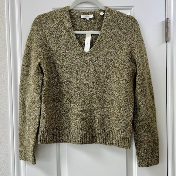 NWT Vince Marled V-Neck Saddle Sleeve Sweater Wool/Silk Blend Size XS - Picture 1 of 12